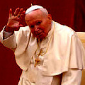 La vigilia en el Vaticano congrega a decenas de miles de fieles