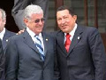Chávez llega a Quito para firmar acuerdos petroleros con Palacio