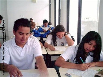 Noticia Radio Panamá | Educación en prioridades de candidatos presidenciales en Panamá