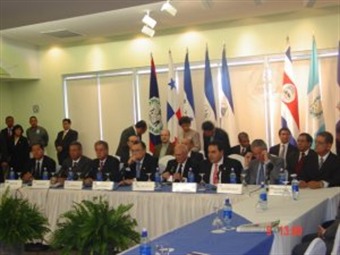 Noticia Radio Panamá | Colom, Arias y Funes ausentes en cumbre de SICA