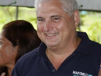 Noticia Radio Panamá | Presidente Martinelli se reúne con Director de la DIJ