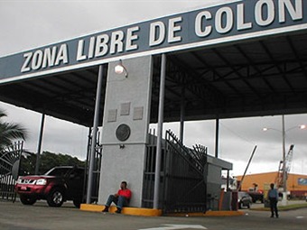 Noticia Radio Panamá | Incendio destruyó empresa en la Zona Libre de Colón