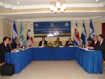 Noticia Radio Panamá | Los ministros de América central y Panamá evalúan el estado de acuerdo con la UE
