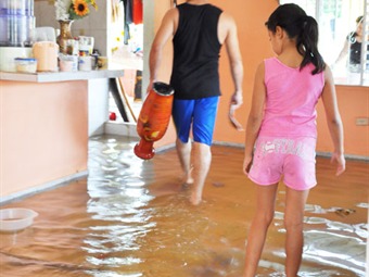 Noticia Radio Panamá | Lluvias causan afectaciones en las Garzas de Pacora