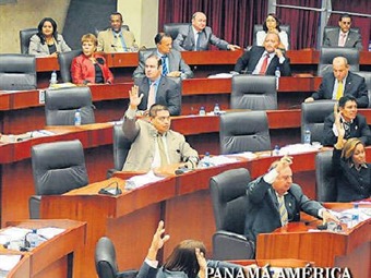Noticia Radio Panamá | Asamblea aprueba en tercer debate reformas al Código Minero