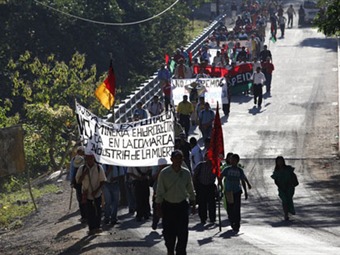 Noticia Radio Panamá | Indígenas se preparan para cerrar la vía Interamericana