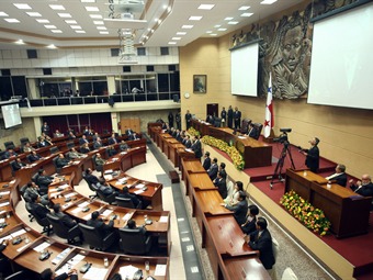Noticia Radio Panamá | Asamblea discute acuerdo para agilizar firma de TPC