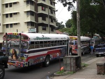 Noticia Radio Panamá | Regata de buses deja un muerto y 30 heridos