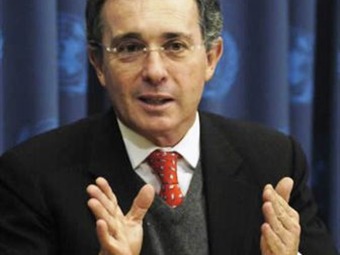 Noticia Radio Panamá | Uribe declarará ante Congreso por espionaje en su gobierno