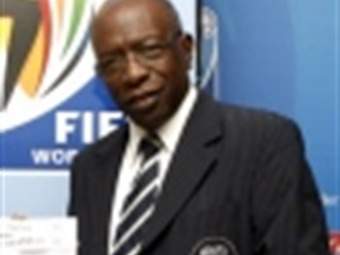 Noticia Radio Panamá | Jack Warner renuncia a vicepresidencia de FIFA