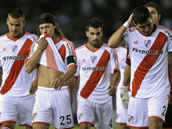 Noticia Radio Panamá | River Plate desciende por 1ra vez en su historia en el fútbol argentino