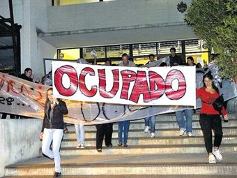 Noticia Radio Panamá | Sube la temperatura del conflicto sindical en liceos de Montevideo