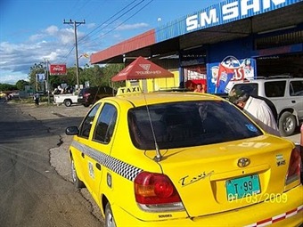 Noticia Radio Panamá | Buscarán eliminar vidrios ahumados en taxis