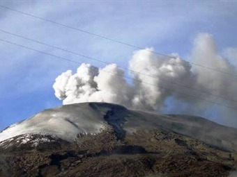Noticia Radio Panamá | Hace erupción Nevado del Ruiz en Colombia