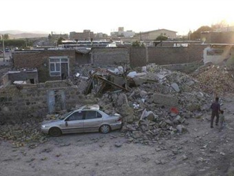 Noticia Radio Panamá | Aumentan a 306 las víctimas de los terremotos en Irán