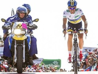 Noticia Radio Panamá | Contador gana 17ma etapa de vuelta y es líder