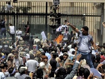 Noticia Radio Panamá | Manifestantes en Yemen irrumpen en embajada EEUU en Saná