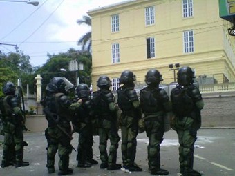Noticia Radio Panamá | Institutores se enfrentan a la Policía, reacciona el MEDUCA