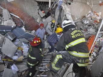 Noticia Radio Panamá | México: Mueren 25 por explosión en edificio Pemex