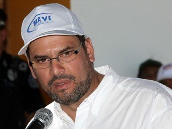 Noticia Radio Panamá | Ministro del MIVI presenta renuncia para hacer política