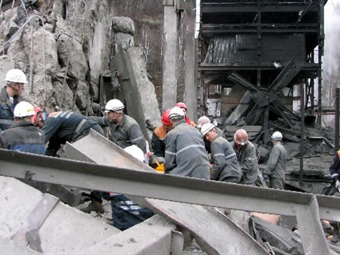 Noticia Radio Panamá | A 18 ascienden los muertos a causa de la explosión en una mina de carbón rusa