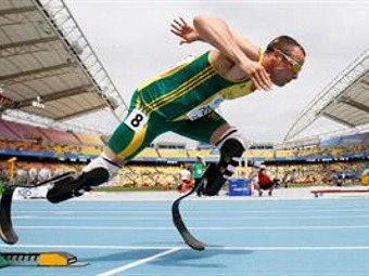 Velocista olímpico Pistorius, acusado de asesinar a su novia