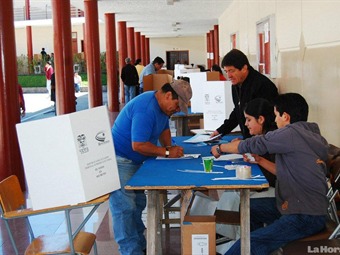 Noticia Radio Panamá | Elecciones en Ecuador, tranquilas y con gran afluencia de votantes