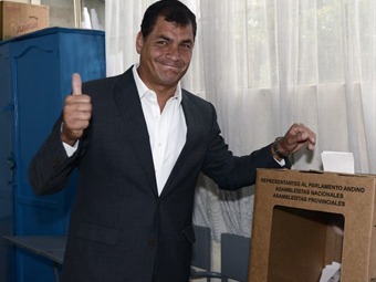 Noticia Radio Panamá | Correa vota y afirma que futuro de Ecuador está en manos de electores