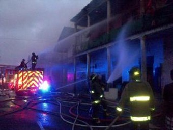 Noticia Radio Panamá | Incendio consume viviendas en Colón