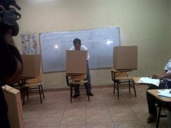 Noticia Radio Panamá | Herrera y Navarro coinciden en horario de votación
