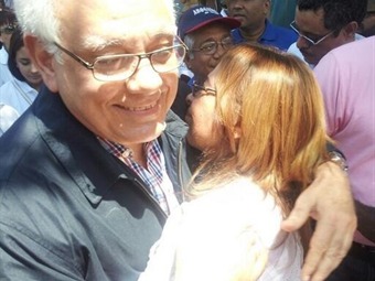 Noticia Radio Panamá | Doens pide que Tribunal de Honor expulse a Velásquez del PRD