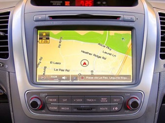 Featured image for “Sistemas de comandos orales en autos distraen a conductores”