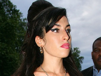 Noticia Radio Panamá | Amy Winehouse murió por bulimia, no por drogas