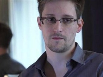 Noticia Radio Panamá | Snowden retira pedido de asilo en Rusia