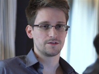 Noticia Radio Panamá | Edward Snowden podría estar abandonando aeropuerto de Moscú en los próximos días