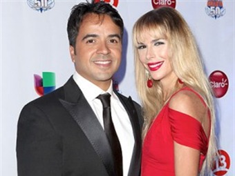 Noticia Radio Panamá | Luis Fonsi planea boda con Águeda López para el 2014