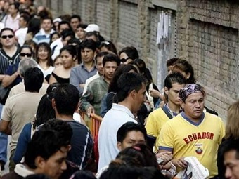 Noticia Radio Panamá | Más de 150.000 inmigrantes indocumentados cumplen un año sin sanidad integral en España