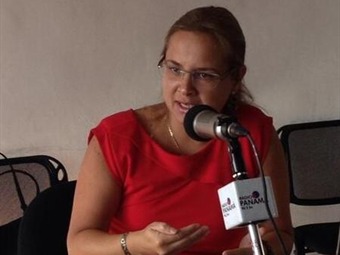 Noticia Radio Panamá | «Se prevé un crecimiento acelerado con el uso de paneles solares» María Teresa Mancero