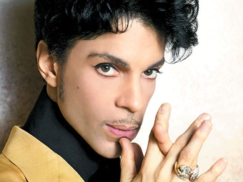 Noticia Radio Panamá | Prince demanda a su grupo de fans por 22 millones de dólares