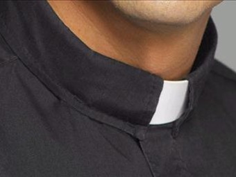 Noticia Radio Panamá | Víctima denuncia que sacerdote chileno condenado por Vaticano oficia misas