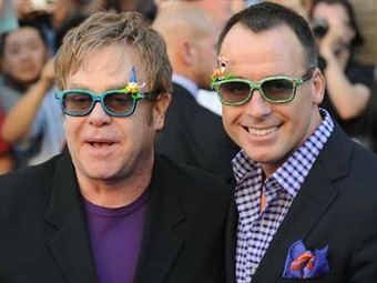 Noticia Radio Panamá | Elton John se casará con su compañero sentimental