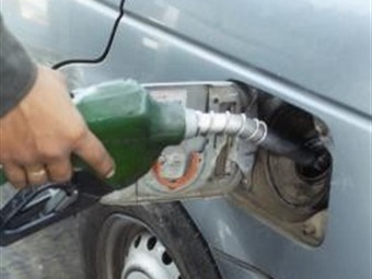 Noticia Radio Panamá | Sube precio de combustible en Argentina