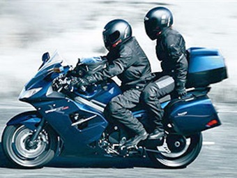 Noticia Radio Panamá | Acompañantes de motos deben usar casco y chaleco en Argentina