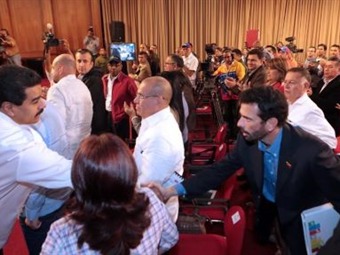 Noticia Radio Panamá | Oposición venezolana y gobierno se sientan nuevamente a dialogar