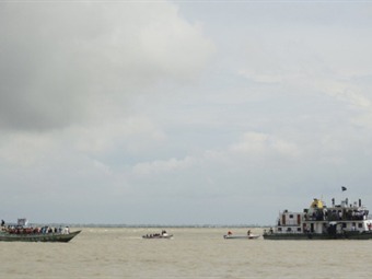 Noticia Radio Panamá | Dos muertos y 200 desaparecidos en un naufragio de un barco en Bangladesh