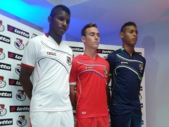 Noticia Radio Panamá | Presentan la nueva camiseta de la selección nacional