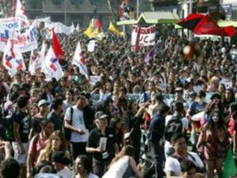 Noticia Radio Panamá | Estudiantes chilenos marcharán por reforma de educación