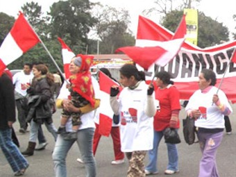 Noticia Radio Panamá | Chile advierte a marcha peruana que «nadie puede entrar sin permiso»