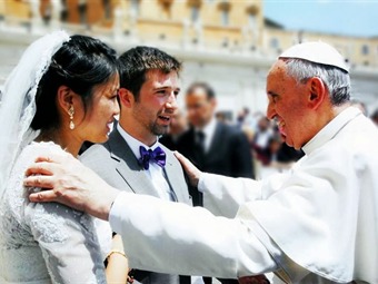 Noticia Radio Panamá | El papa Francisco casará a unas veinte parejas el 14 de septiembre