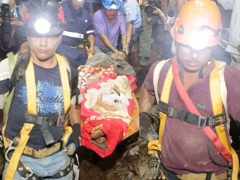 Noticia Radio Panamá | Rescatan a 20 mineros atrapados en una mina del norte de Nicaragua